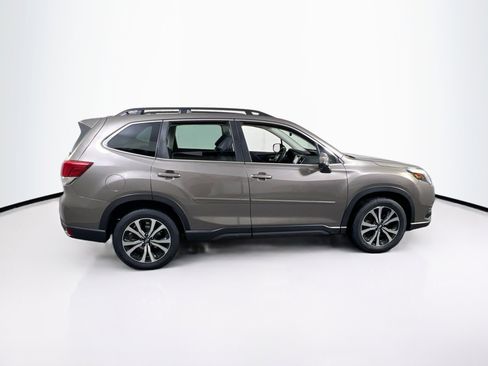 Used 2022 Subaru Forester Limited image 4