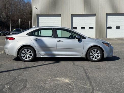 Used 2023 Toyota Corolla LE FWD image 7