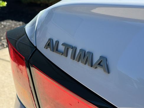 Certified 2024 Nissan Altima 2.5 SR AWD/4WD image 9
