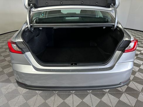 Used 2025 Toyota Camry LE image 31