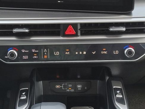 New 2026 Kia Sorento S FWD image 17