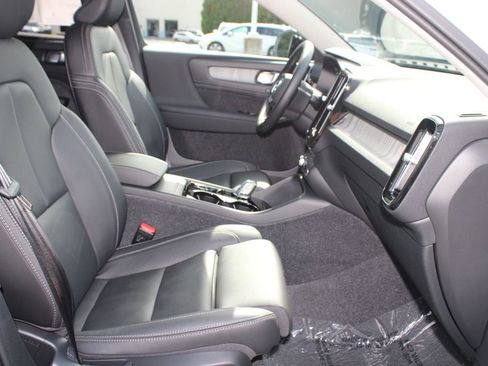 Used 2026 Volvo XC40 B5 Plus w/ Protection Package Premier AWD/4WD image 12
