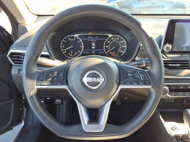 Used 2025 Nissan Altima 2.5 SV FWD image 19