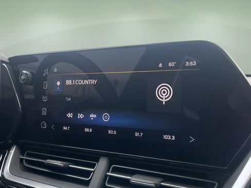 Used 2024 Chevrolet Trax RS w/ Sunroof Package image 31