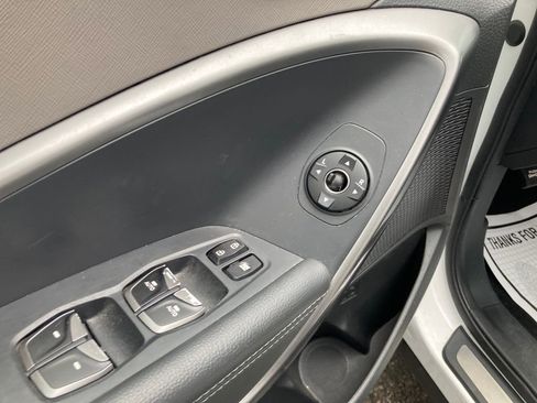 Used 2017 Hyundai Santa Fe Sport image 16