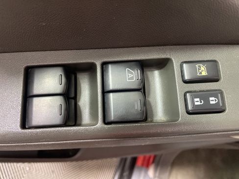 Used 2015 Nissan Frontier PRO-4X image 17