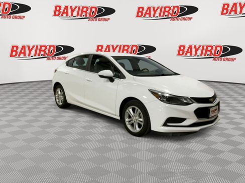 Used 2017 Chevrolet Cruze LT FWD image 2
