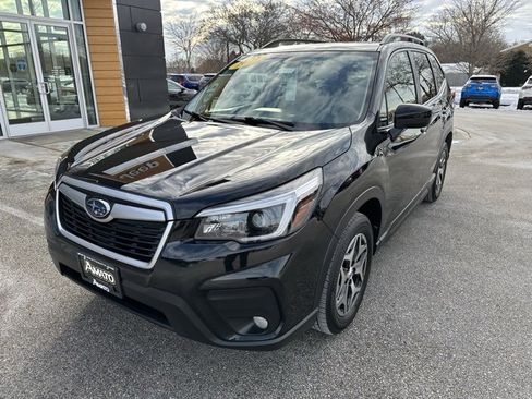 Used 2021 Subaru Forester Premium image 2