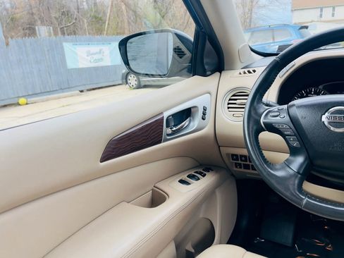 Used 2017 Nissan Pathfinder Platinum w/ Family Entertainment Package image 30