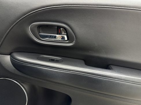 Used 2018 Honda HR-V EX-L image 42