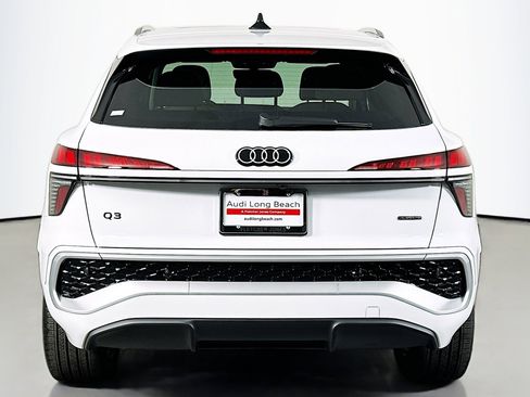 New 2026 Audi Q3 quattro 2.0T image 3