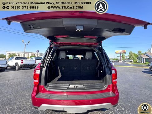 Used 2019 Ford Expedition XLT w/ Equipment Group 202A AWD/4WD image 13