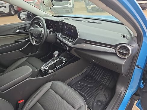 Used 2025 Chevrolet Trax ACTIV w/ Driver Confidence Package image 21