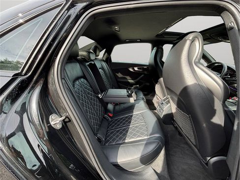 Used 2023 Audi S4 Prestige w/ Prestige Package image 46