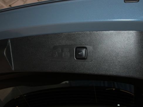 Used 2025 Lincoln Corsair FWD image 36