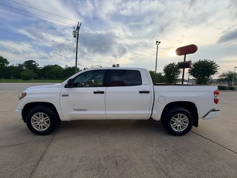 Used 2019 Toyota Tundra SR5 w/ SR5 Upgrade Package image 2