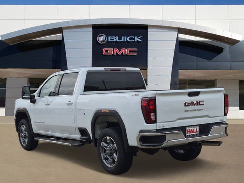 New 2026 GMC Sierra 2500 SLE AWD/4WD image 3