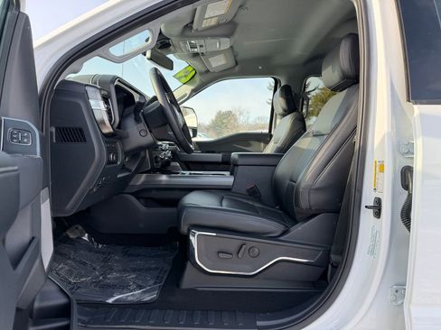 Used 2024 Ford F250 Lariat w/ Sport Appearance Package image 17