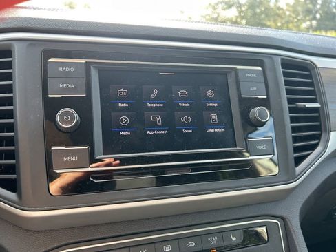 Certified 2023 Volkswagen Atlas SE image 26