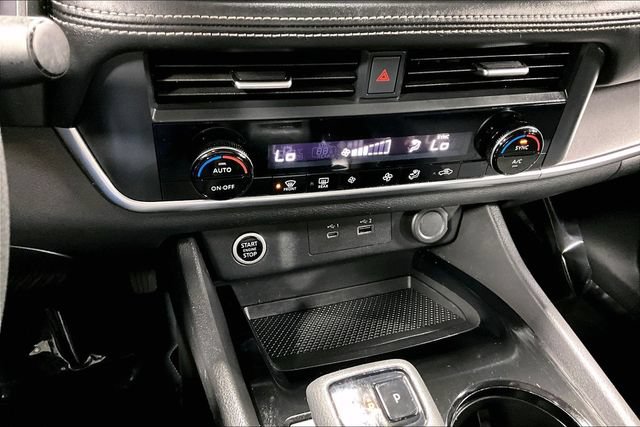 Used 2023 Nissan Rogue SV AWD/4WD image 15