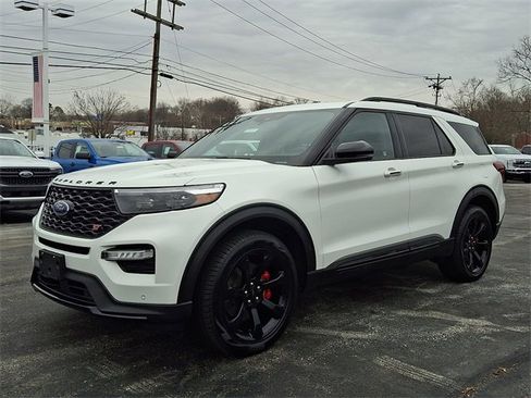 Used 2023 Ford Explorer ST w/ Equipment Group 401A image 3