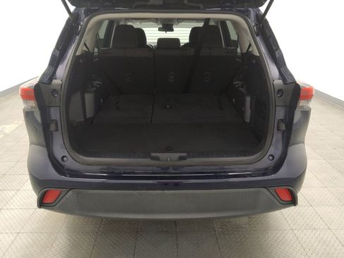 Used 2022 Toyota Highlander L image 29