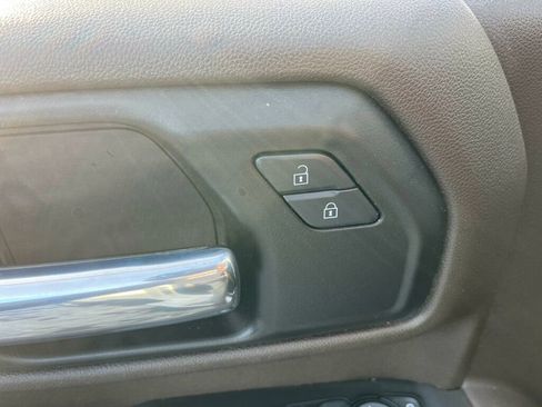 Used 2024 Chevrolet Silverado 2500 LT w/ Z71 Off-Road Package image 33