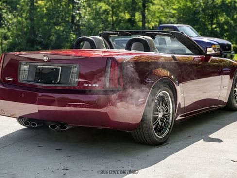 Used 2006 Cadillac XLR RWD image 8