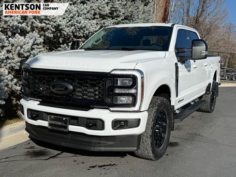 Used 2025 Ford F250 Lariat w/ Black Appearance Package image 3