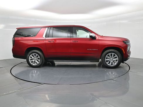 Used 2025 Chevrolet Suburban Premier image 17