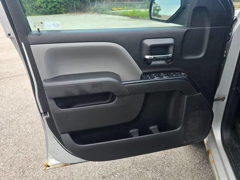 Used 2016 Chevrolet Silverado 1500 Custom w/ Custom Convenience Package AWD/4WD image 10