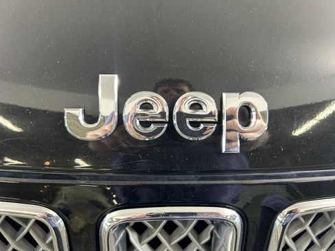 Used 2016 Jeep Compass Latitude AWD/4WD image 8