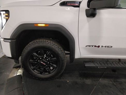Used 2025 GMC Sierra 2500 AT4 image 44