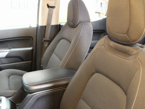 Used 2018 Chevrolet Colorado LT image 17