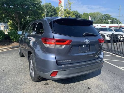 Used 2018 Toyota Highlander XLE AWD/4WD image 6