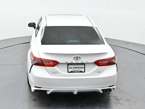 Used 2018 Toyota Camry SE w/ Moonroof Package image 38