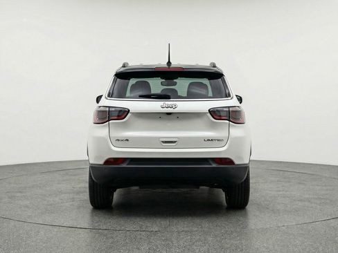 Used 2025 Jeep Compass Limited image 7