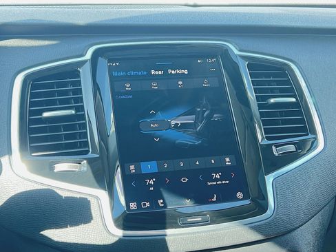 Certified 2024 Volvo XC90 B5 Plus w/ Protection Package Premier image 21