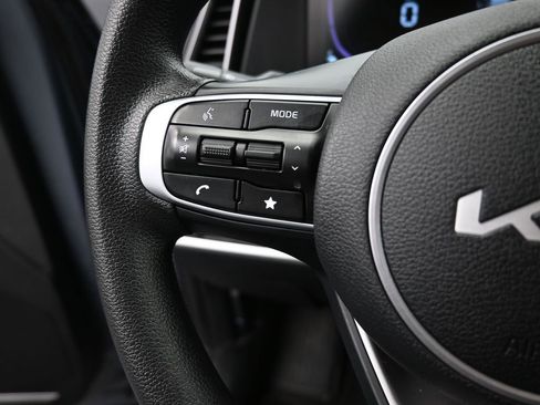 Used 2025 Kia Sportage LX image 29