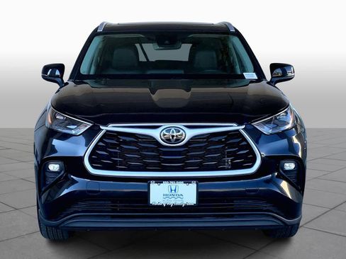 Used 2024 Toyota Highlander XLE image 4