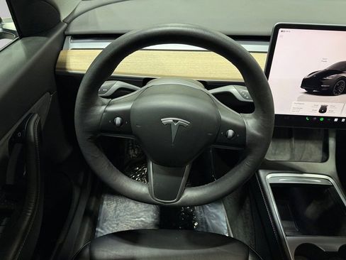 Used 2022 Tesla Model Y Performance image 25