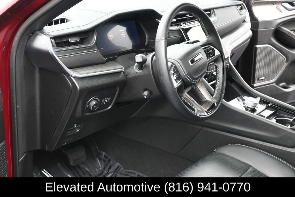 Used 2025 Jeep Grand Cherokee Overland w/ Adv Protech Group III AWD/4WD image 7