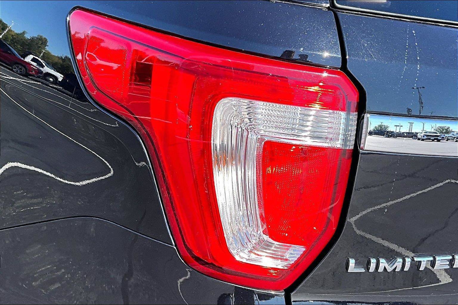 Used 2019 Ford Explorer Limited w/ Class II Trailer Tow Package AWD/4WD image 32