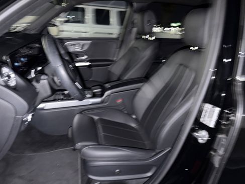 Used 2022 Mercedes-Benz GLB 250 4MATIC image 9