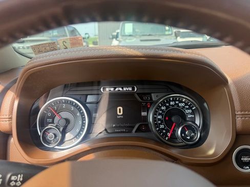 Used 2019 RAM 1500 Laramie AWD/4WD image 8