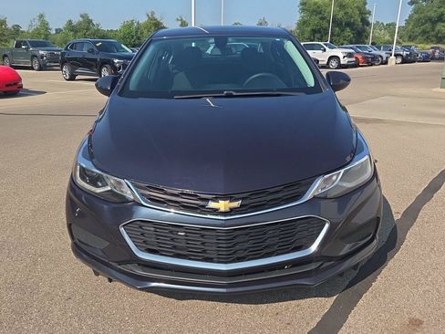 Used 2016 Chevrolet Cruze LT w/ Convenience Package FWD image 9