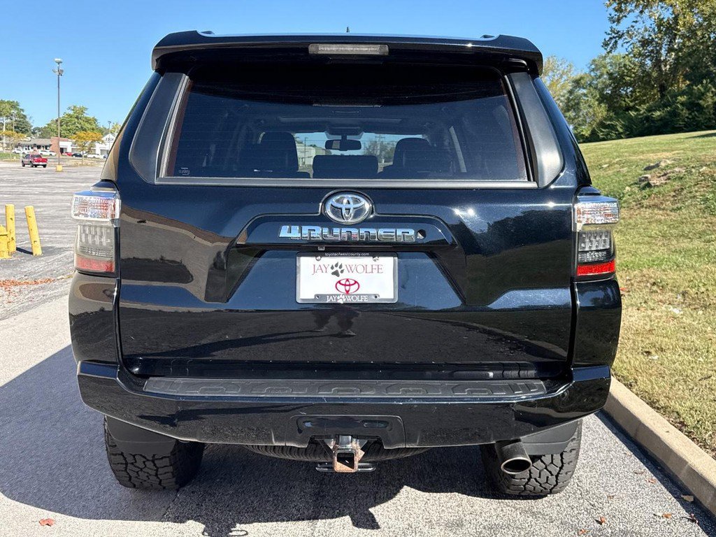Used 2018 Toyota 4Runner SR5 Premium AWD/4WD image 6