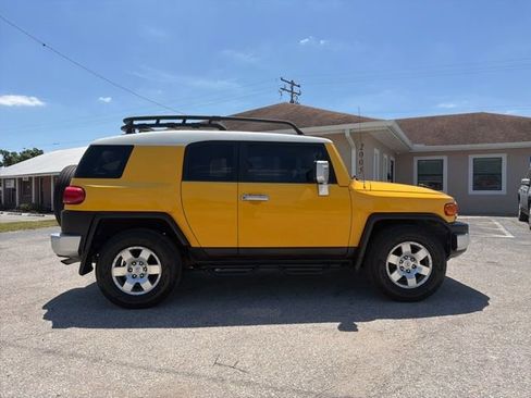 Used 2007 Toyota FJ Cruiser 2WD image 4