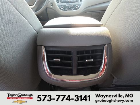 Used 2025 Chevrolet Malibu LT FWD image 30