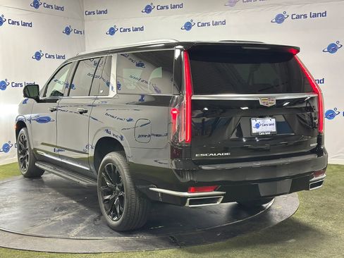 Used 2023 Cadillac Escalade ESV Luxury RWD image 5